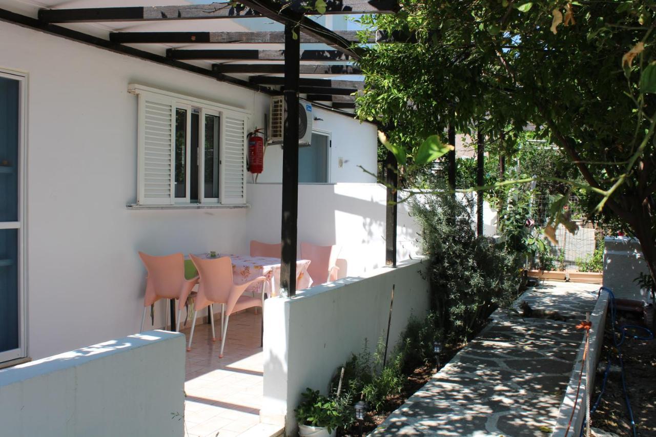 פרמאנה Aaron Apartments מראה חיצוני תמונה